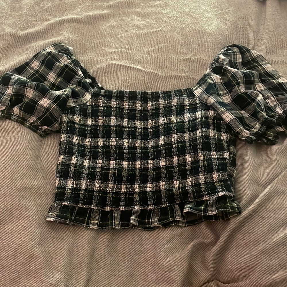 plaid cropped blouse with puffy sleeves